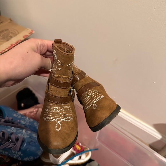 HUGE LOT of 16 pairs of baby girl shoes different sizes - Picture 8 of 14